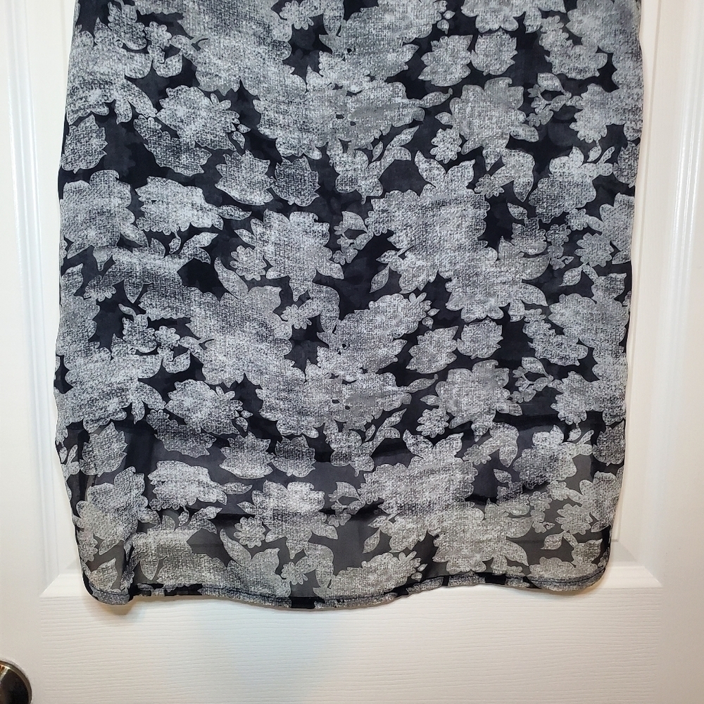 Cabi #3057 Womens Tango Tank Top Blouse Size M Black White Floral Cowl Neck - Picture 6 of 9